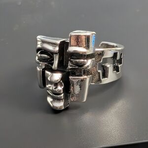 Unique Vintage Silver Tone Sculpted Face Ring